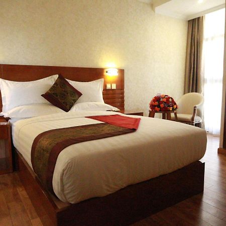 Marcen Addis Hotel Esterno foto