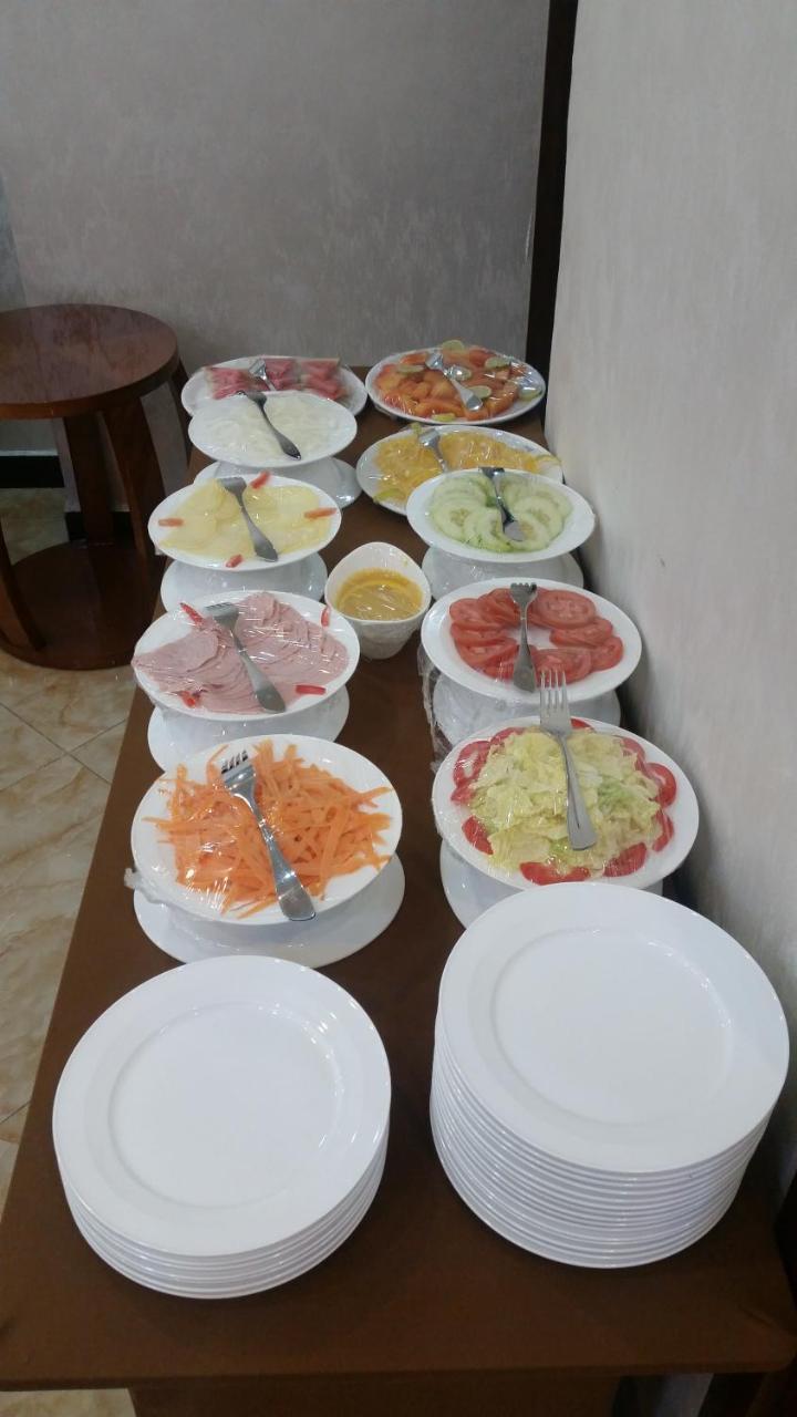 Marcen Addis Hotel Esterno foto