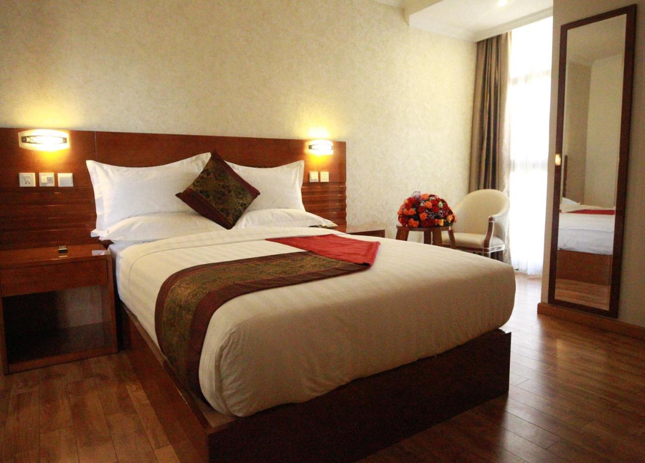 Marcen Addis Hotel Esterno foto