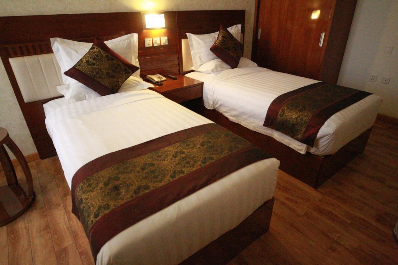 Marcen Addis Hotel Esterno foto