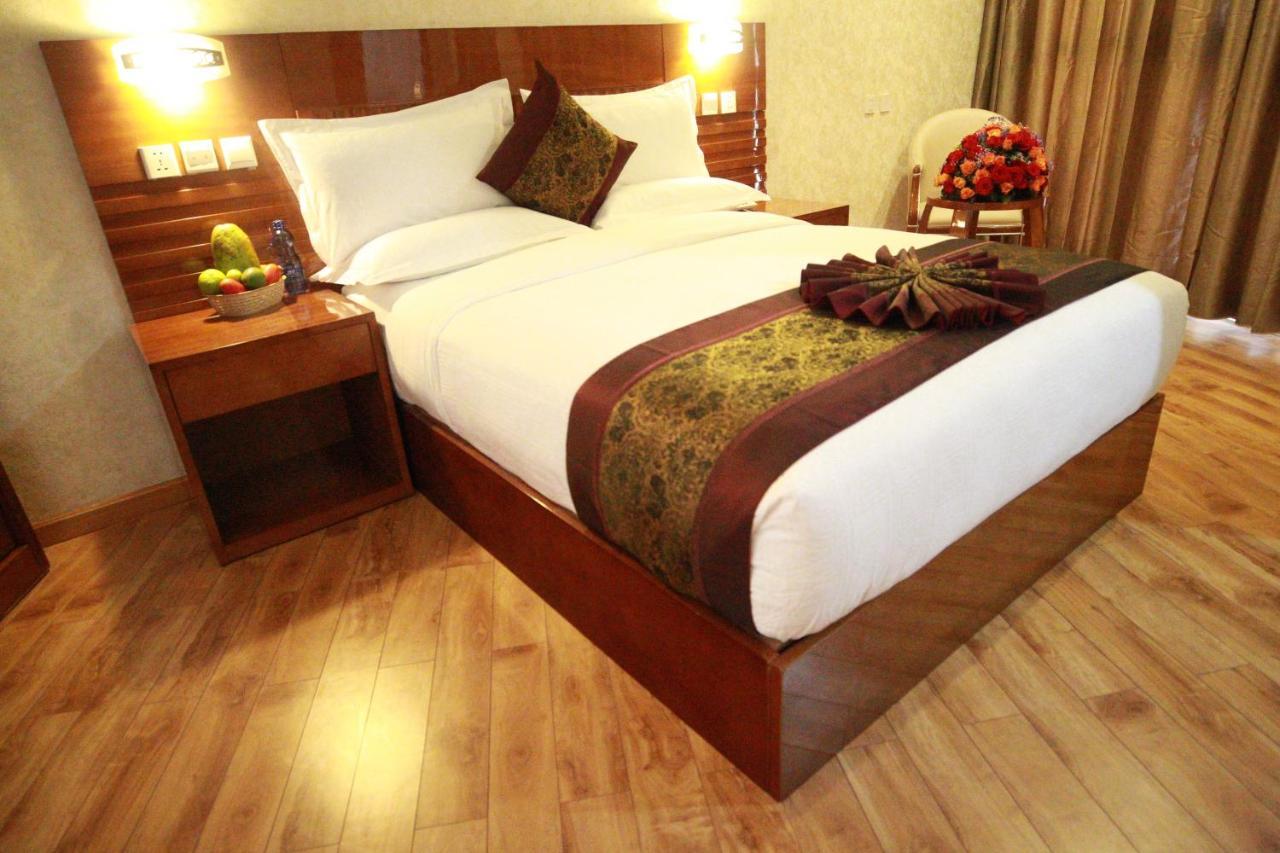 Marcen Addis Hotel Esterno foto