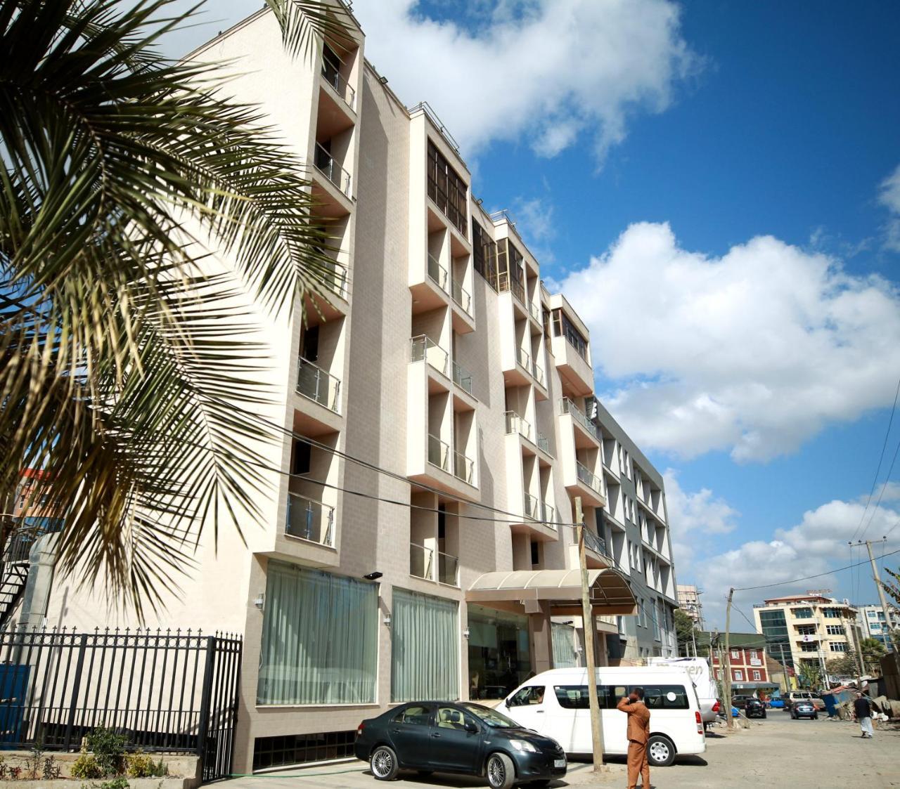 Marcen Addis Hotel Esterno foto